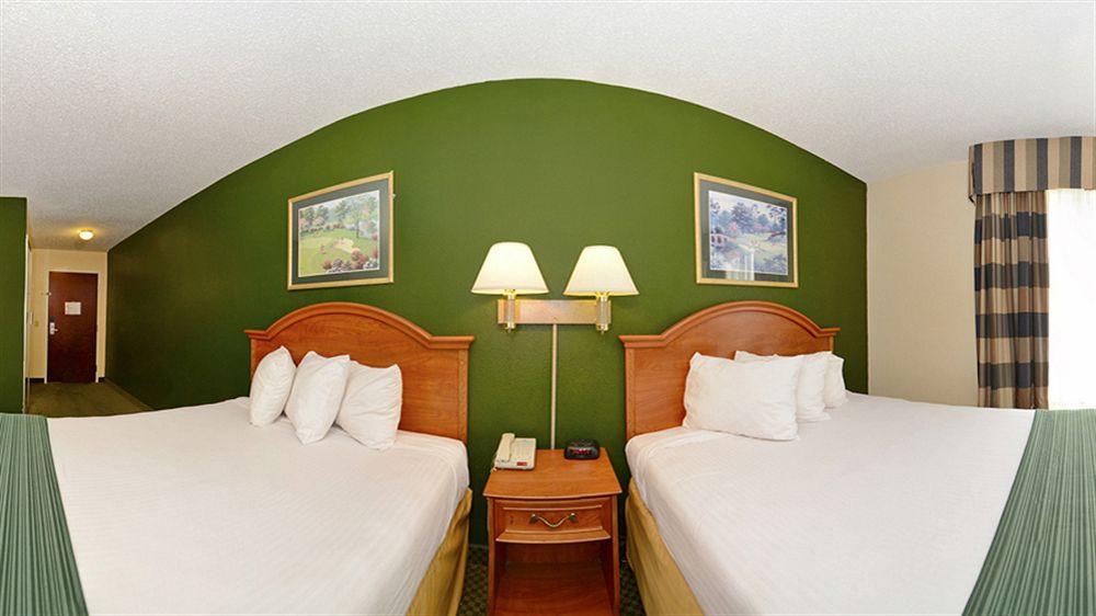 Americas Best Value Inn Louisville Bagian luar foto