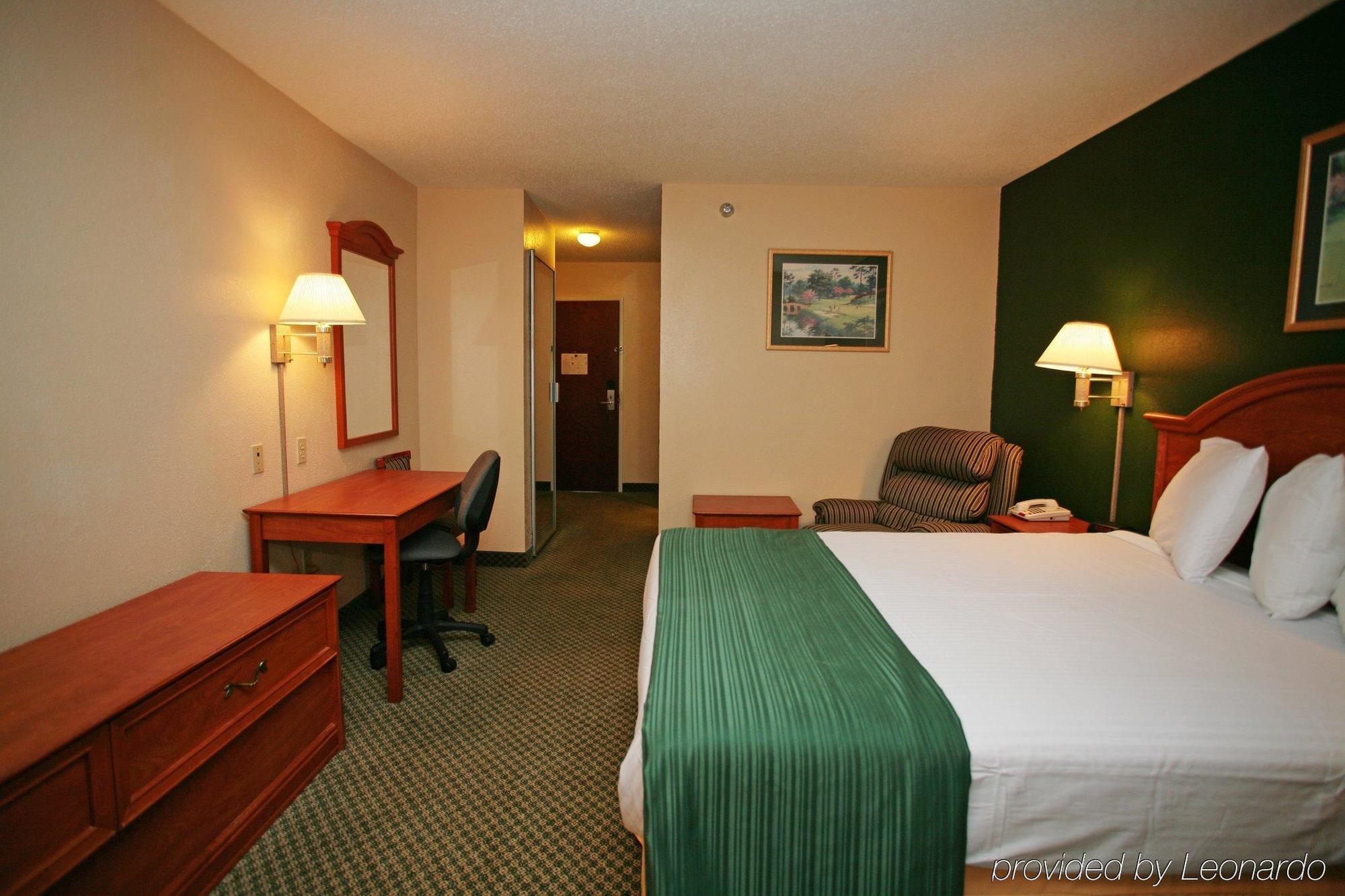 Americas Best Value Inn Louisville Ruang foto