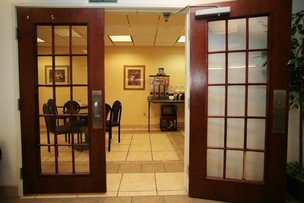 Americas Best Value Inn Louisville Bagian luar foto