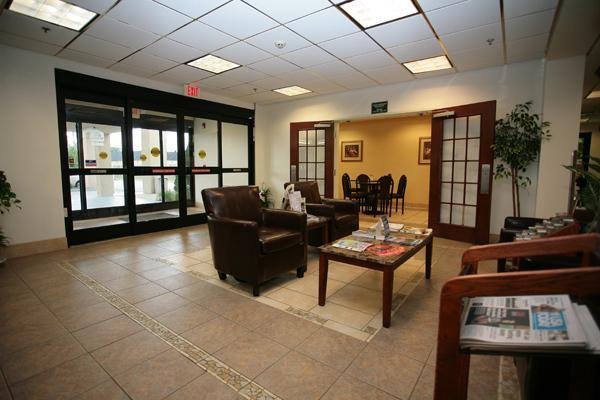 Americas Best Value Inn Louisville Bagian luar foto
