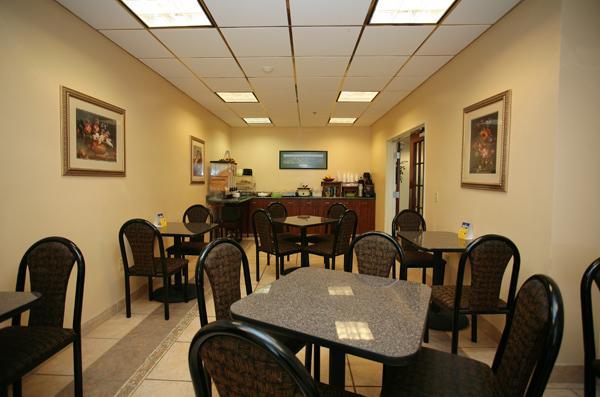 Americas Best Value Inn Louisville Bagian luar foto