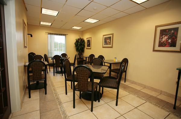 Americas Best Value Inn Louisville Bagian luar foto