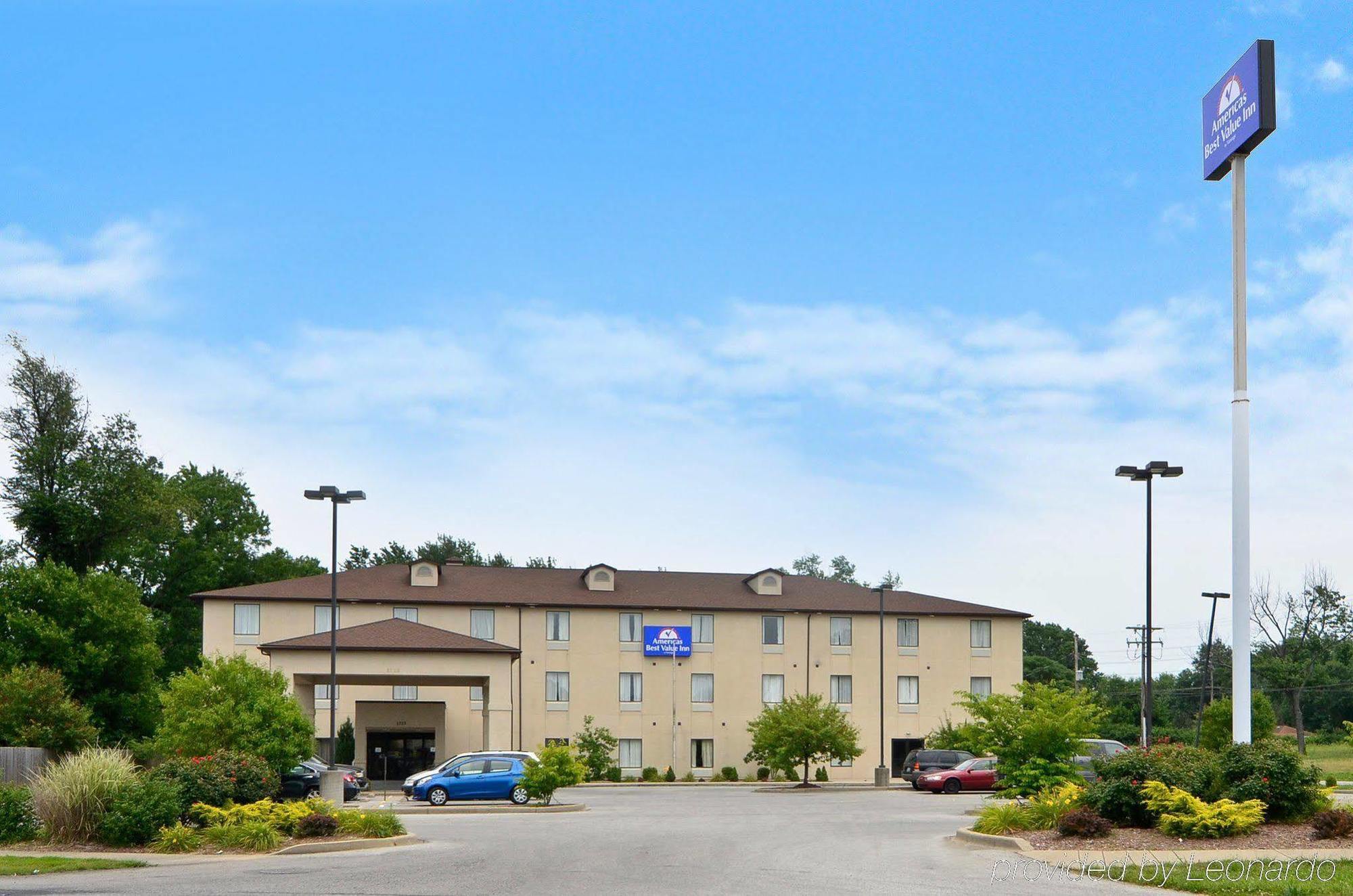 Americas Best Value Inn Louisville Bagian luar foto