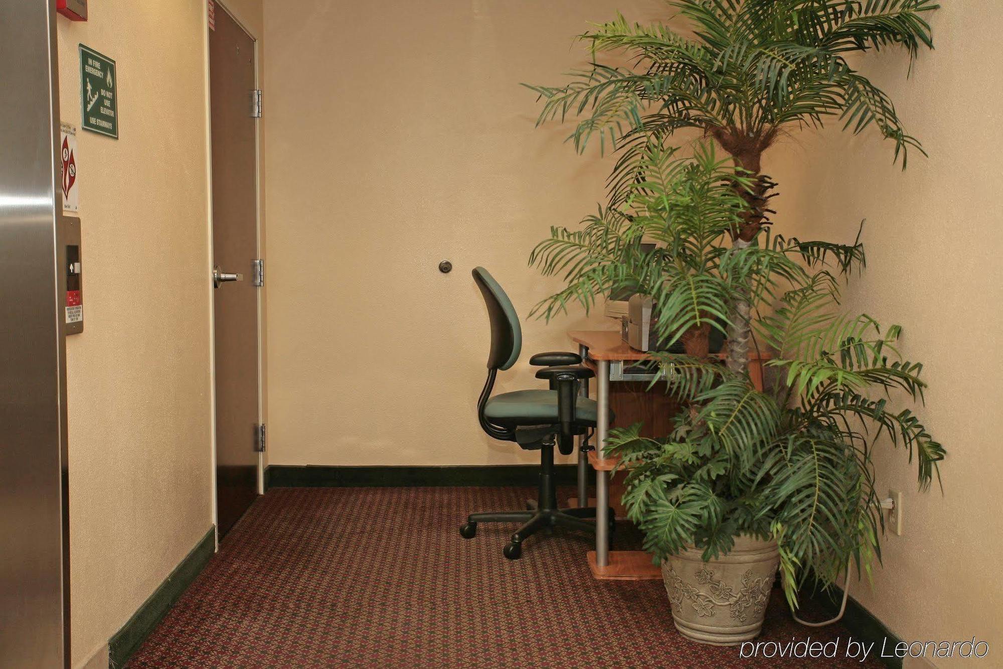 Americas Best Value Inn Louisville Bagian luar foto